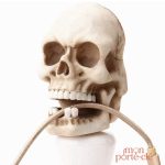 Porte-clé mural en forme de tête de mort