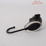 Solution décorative pour clés avec un chien noir