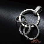 Porte-clé titane avec design moderne