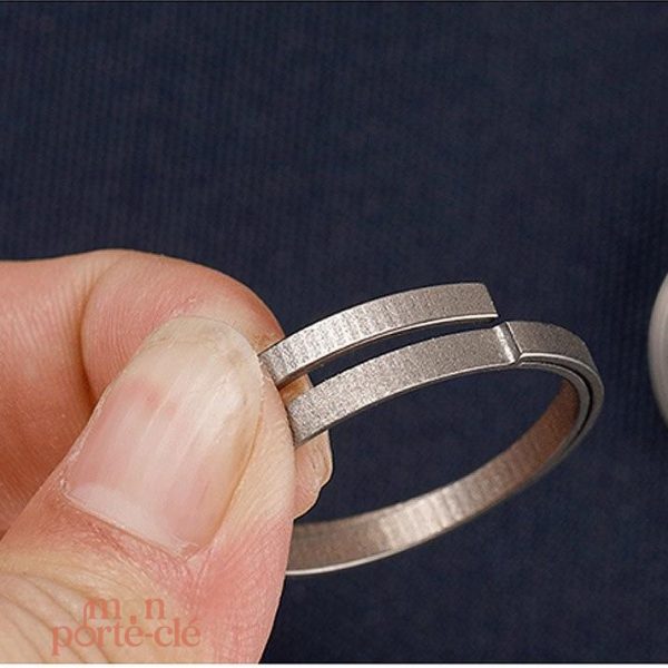 Anneau en titane, design fonctionnel