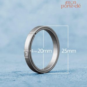 Accessoire porte-clé en titane