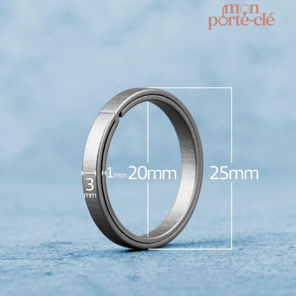 Accessoire porte-clé en titane