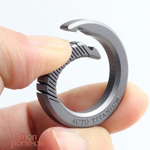 Porte-clé titane avec design fonctionnel