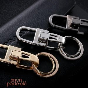 Accessoire homme : porte-clé avec attache en acier