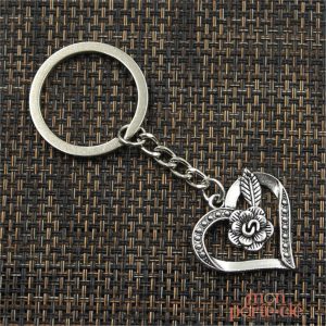 Porte-Clé en forme de cœur avec rose symbolique