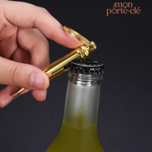 Accessoire en acier pour ouvrir les bouteilles facilement