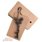 Porte-clé élégant en acier, décapsuleur Cerf