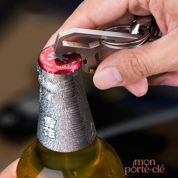 Accessoire titane : porte-clé et décapsuleur