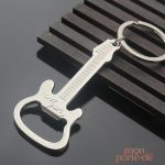 Décapsuleur Guitare en porte-clé pratique et élégant