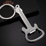 Porte-clé fonctionnel avec design inspiré de la guitare