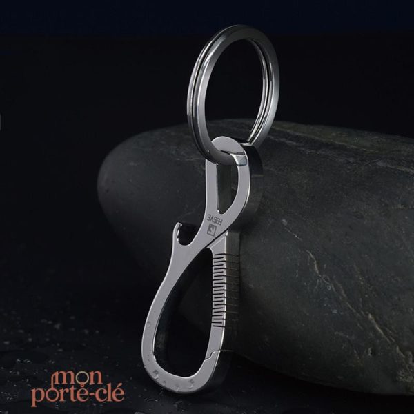 Accessoire multifonction : décapsuleur et porte-clé