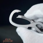 Décapsuleur porte-clé L'Homme Moderne en titane durable