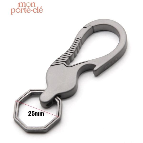 Accessoire pratique : Porte-Clé et décapsuleur Titane
