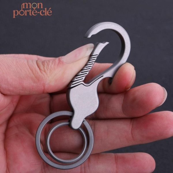 Accessoire Titane : Porte-Clé et décapsuleur en un