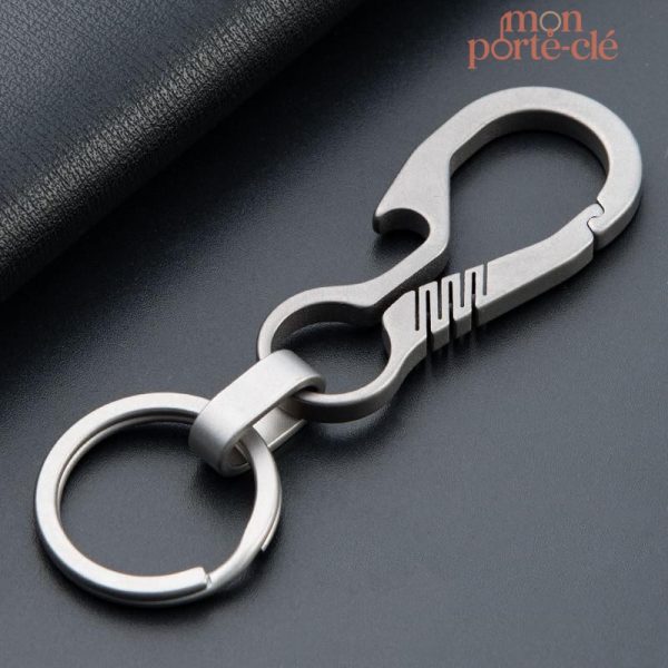 Porte-clé design en titane pour ouvrir les bouteilles