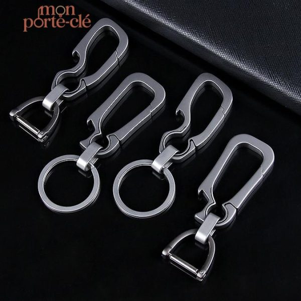 Accessoire titane : porte-clé et décapsuleur en un