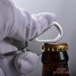 Porte-clé en acier inoxydable avec fonction décapsuleur