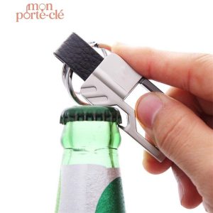 Porte-clé multifonction avec décapsuleur intégré en acier