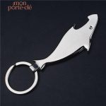 Décapsuleur et porte-clé en acier poli
