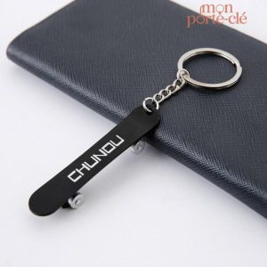 Décapsuleur pratique en forme de skate en aluminium