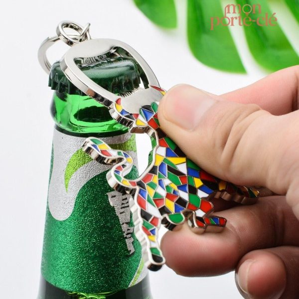 Accessoire pratique, décapsuleur et porte-clé