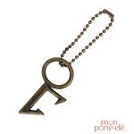 Décapsuleur pratique en porte-clé au design vintage