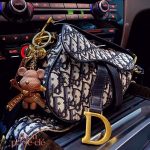 Porte-clé femme large, pour un look décontracté