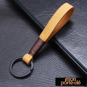 Porte-clé cuir avec lanière stylée et pratique