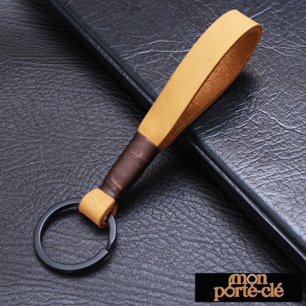 Porte-clé cuir avec lanière stylée et pratique