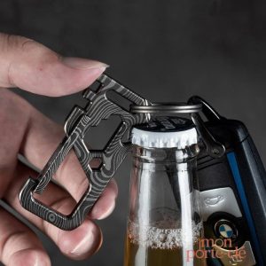 Accessoire multifonction en titane