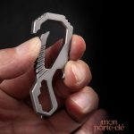 Porte-Clé Multifonction en titane avec mousqueton