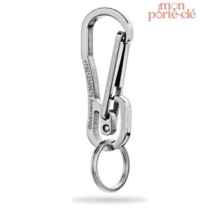 Mousqueton gravé, accessoire pratique et stylé