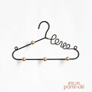 Accroche-objets mural en forme de cintre