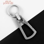 Solution astucieuse pour suspendre les pantalons