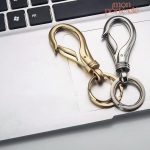 Porte-clé élégant en acier pour homme