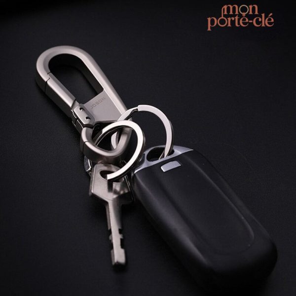 Porte-clé homme, style moderne avec mousqueton intégré