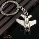 Accessoire de porte-clé avion coloré