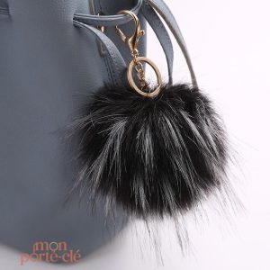 Bijou de Sac Pompon, style chic et tendance