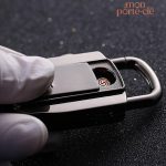 Porte-clé en acier avec briquet, un essentiel quotidien