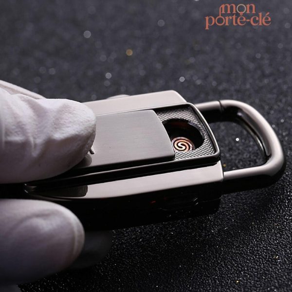 Porte-clé en acier avec briquet, un essentiel quotidien