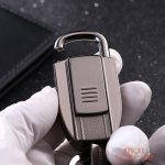 Briquet et porte-clé : un duo fonctionnel en acier