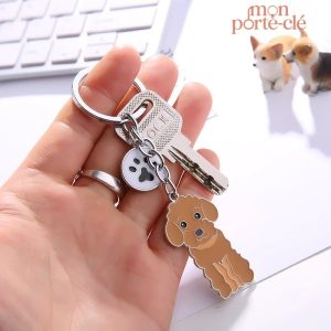 Porte-clé en forme de caniche élégant
