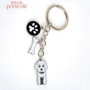 Porte-clé chien caniche en acrylique