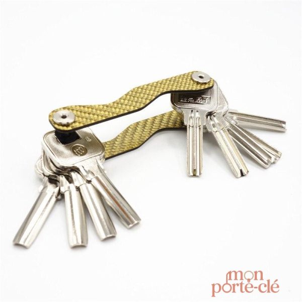 Porte-clé carbone avec design épuré et moderne