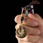 Porte-clé poisson design, motif carpe Koi coloré