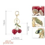 Porte-clé créatif, les cerises apportent une touche d'originalité
