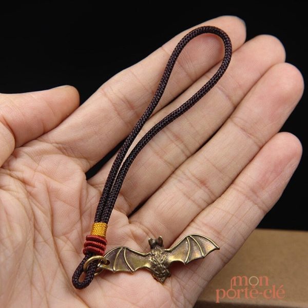 Porte-clé en forme de chauve-souris stylisée