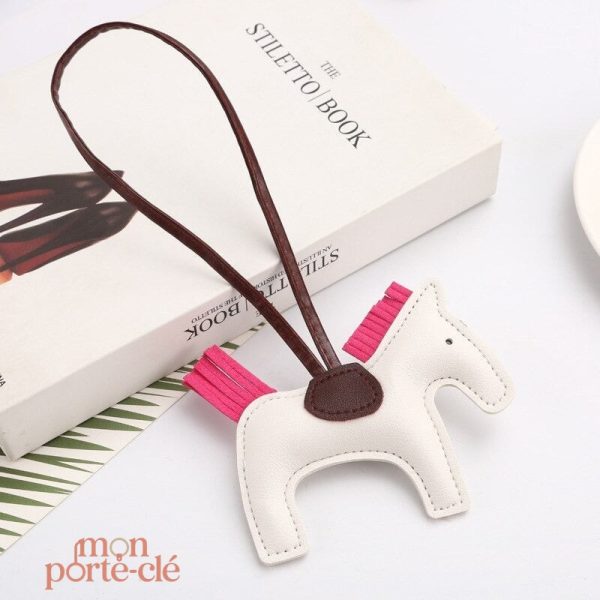 Porte-clé en cuir représentant un cheval
