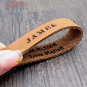 Porte-clé en cuir gravé sur mesure pour un cadeau unique