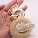 Porte-clé animal stylisé en forme de cygne